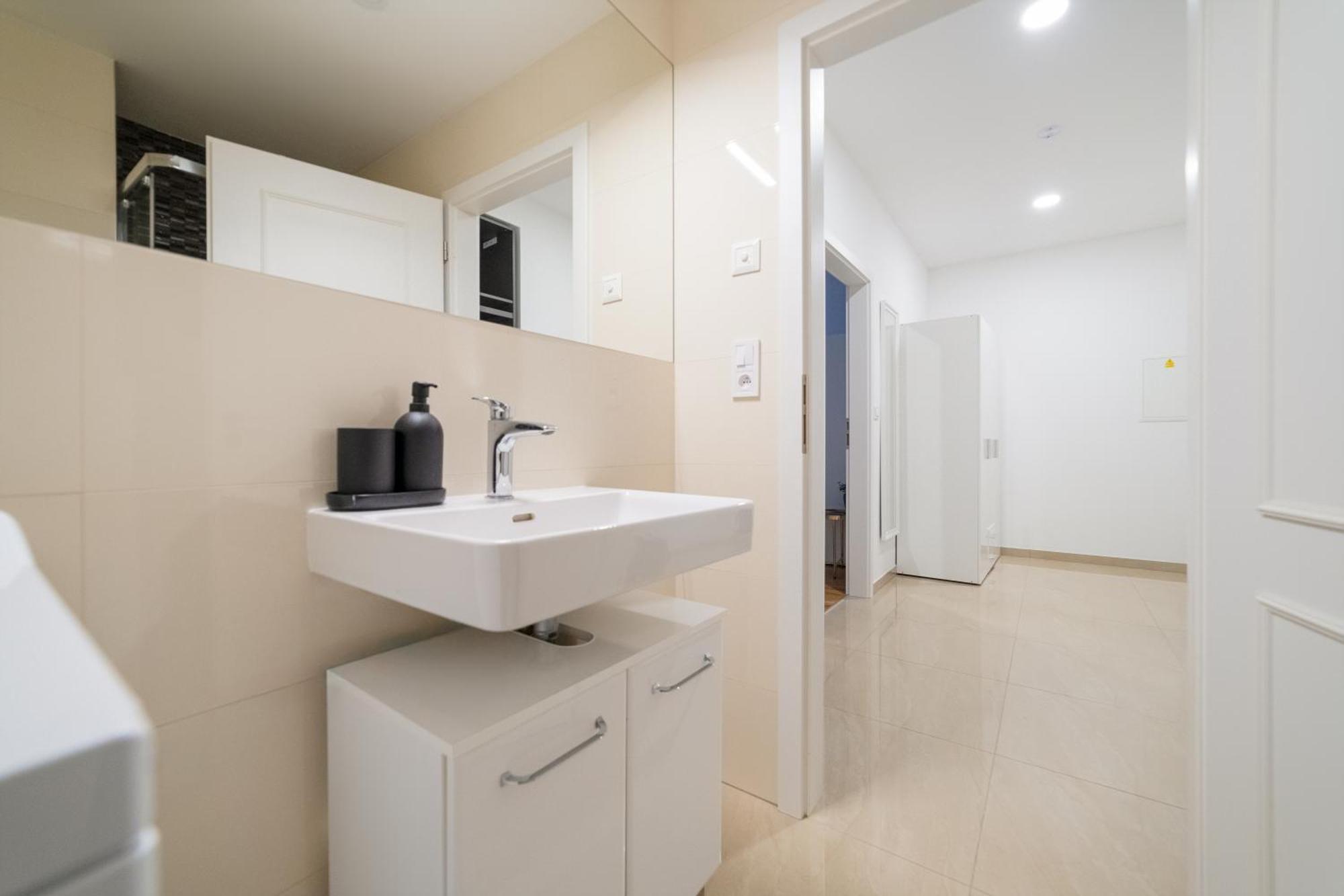 Millenium Palace By Rentez Apartamento *