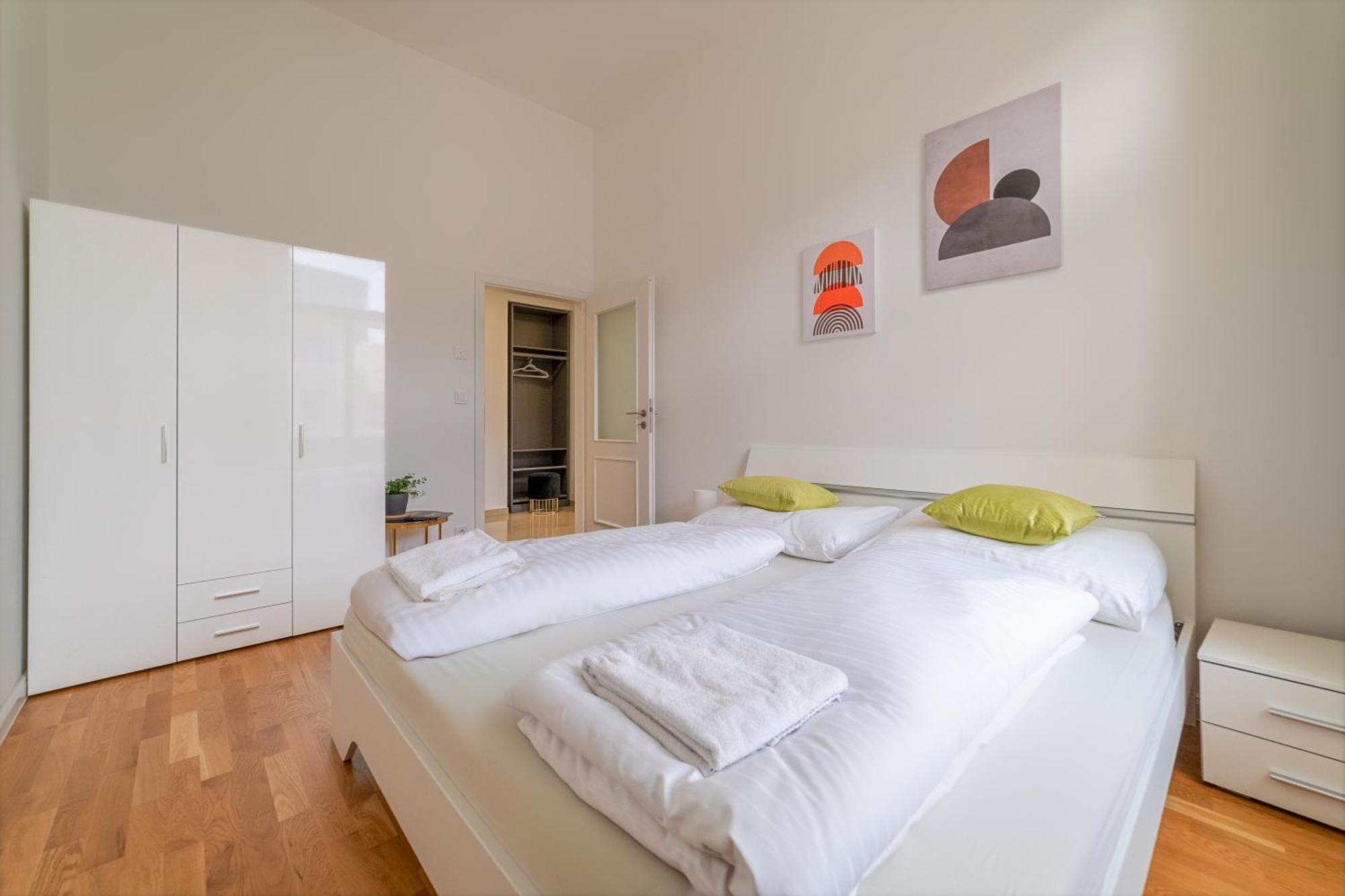 Millenium Palace By Rentez Apartamento Praga